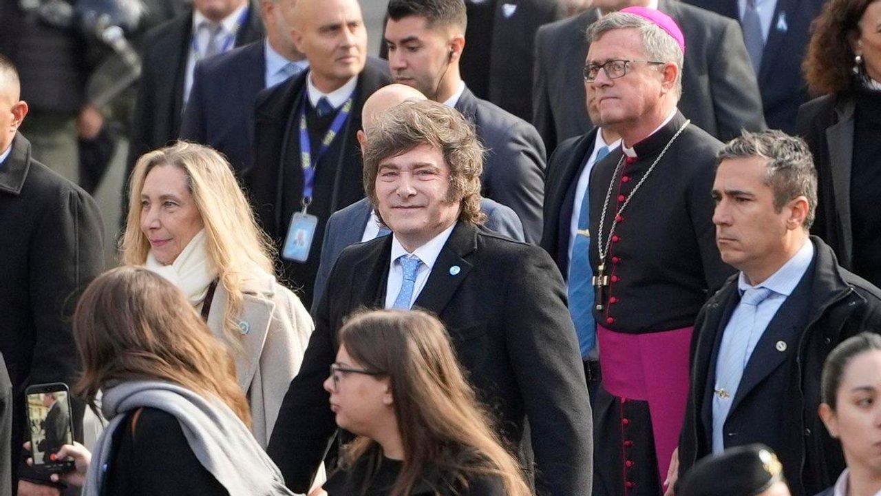 El Gobierno tratoacute de bajar decibeles a sus ruidos con la Iglesia