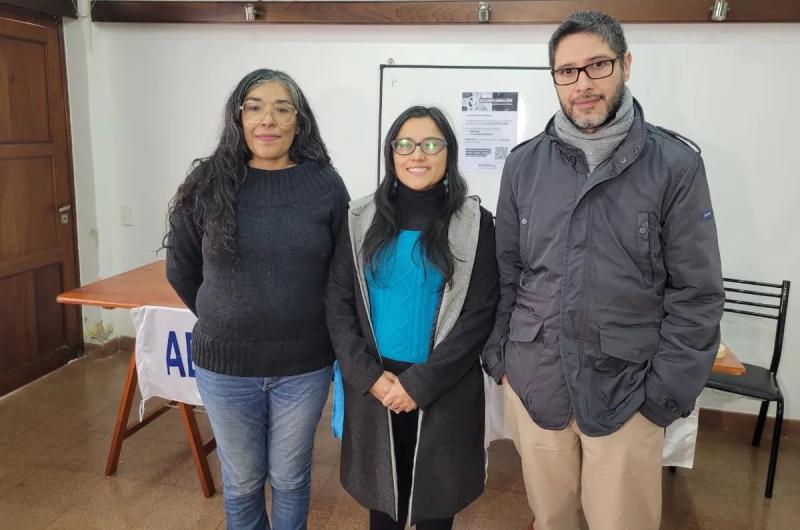 Docentes universitarios eligen representantes