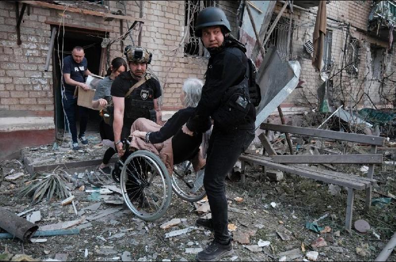 Leoacuten XIV lamentoacute  la ldquofuerte intensificacioacutenrdquo del conflicto de Ucrania con Rusia