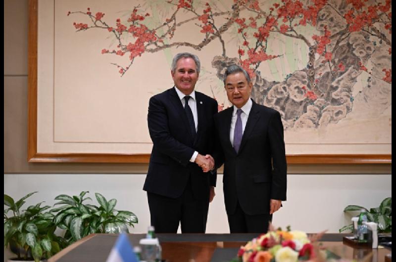 En Nueva York Quirno se reunioacute con el canciller de China