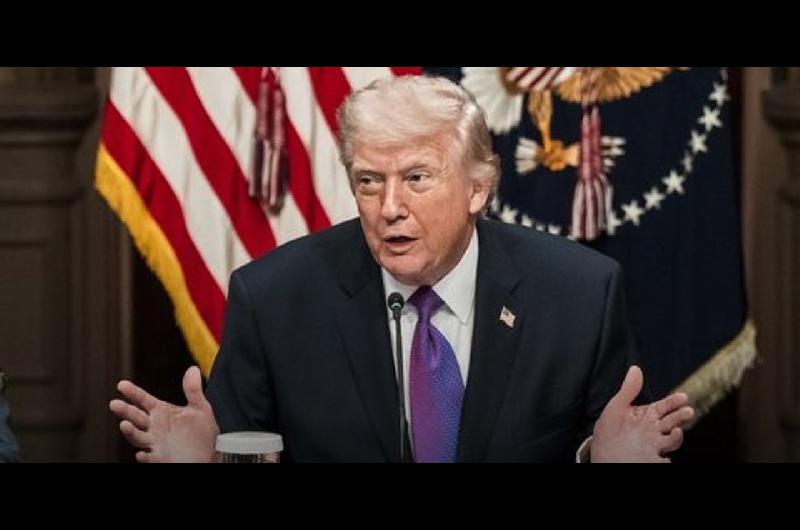 Trump asegura que Iraacuten ldquoquiere cerrar un tratordquo y afirma que su economiacutea ldquose ha desmoronadordquo