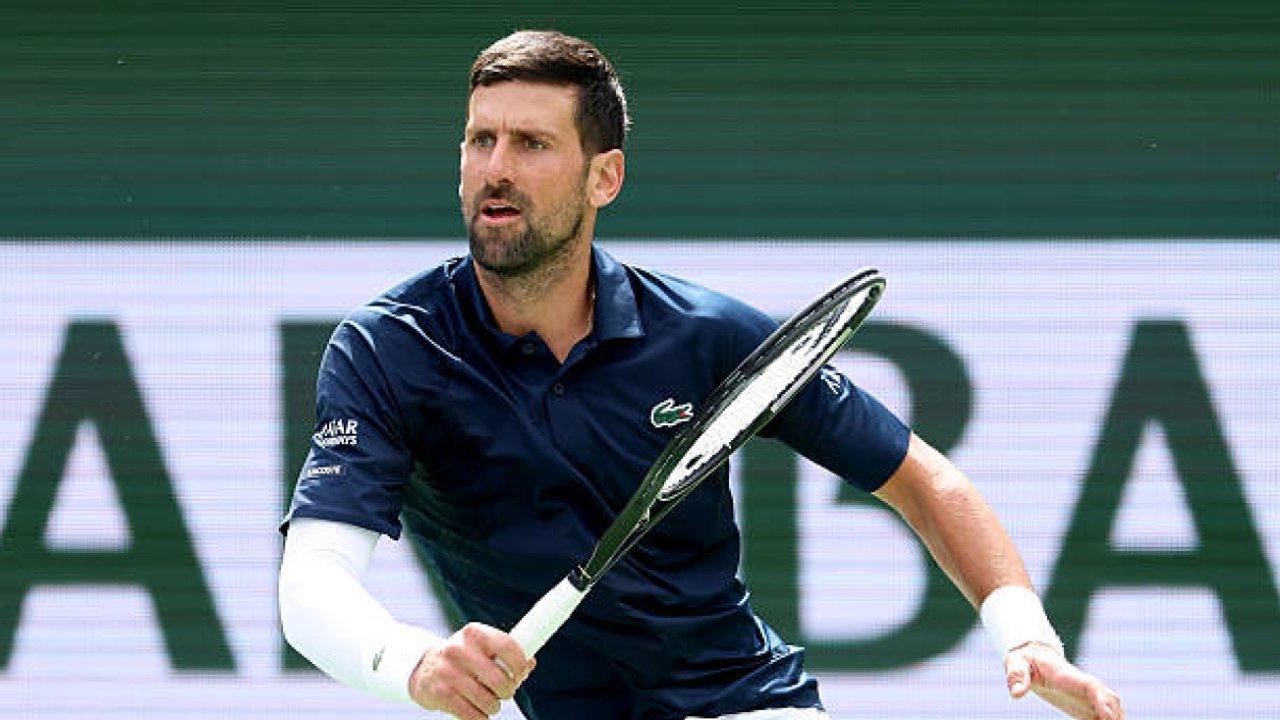 Djokovic avanzoacute a tercera ronda en Roland Garros tras vencer a Royer en cuatro sets