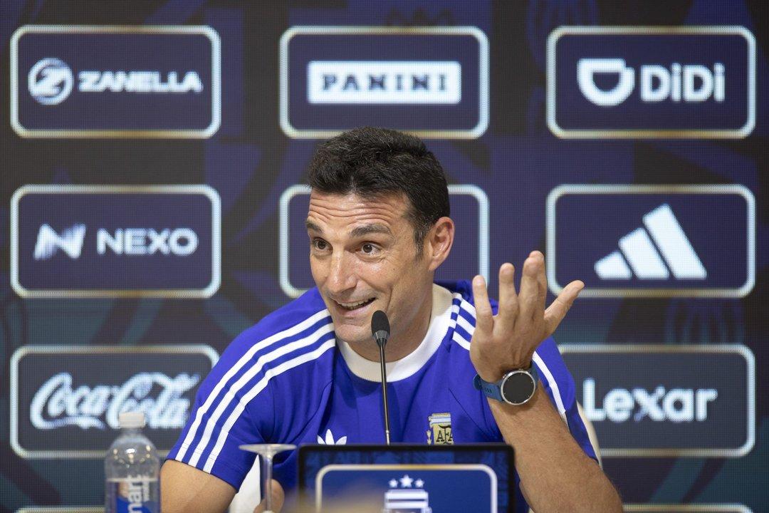Lionel Scaloni sobre los jugadores que convocaraacute al Mundial 2026- ldquoLa renovacioacuten no es un tema prioritariordquo