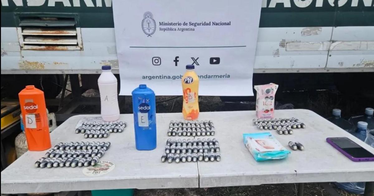 Llevaban cocaiacutena en un micro estaba acondicionada en shampoo y otros envases