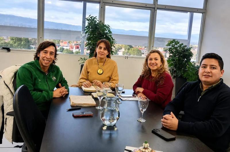 Ratifican licencias y analizan incorporar puntaje docente para profesores asesores