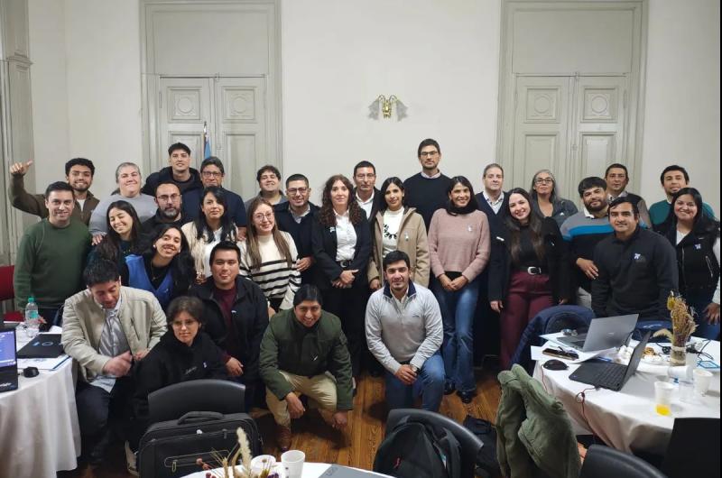 Jornada teacutecnica regional del Noa para la digitalizacioacuten de la salud