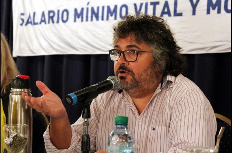 Secretario de Aceiteros- ldquoTendriacuteamos que tener dinamita para poder igualar a los compantildeeros bolivianos