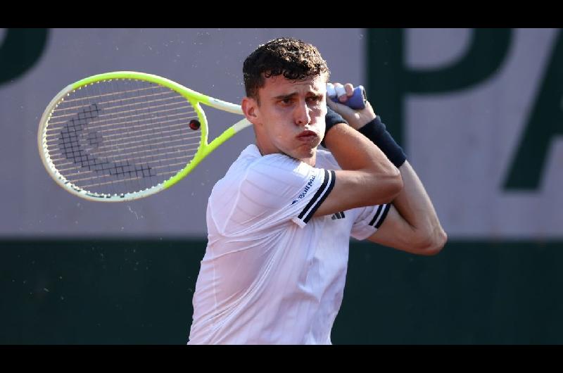 Juan Manuel Ceruacutendolo dio el batacazo del antildeo y eliminoacute a Sinner en Roland Garros