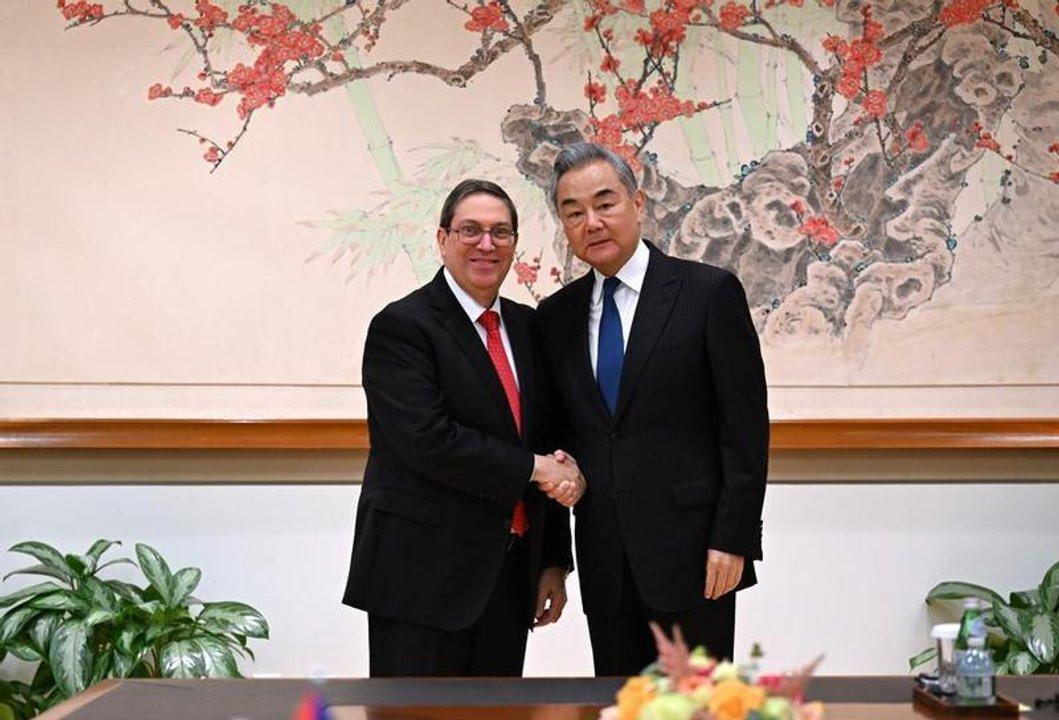 China advierte su firme decisioacuten de apoyar a Cuba