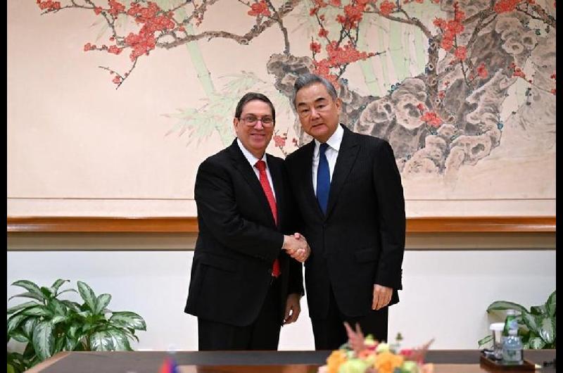 China advierte su firme decisioacuten de apoyar a Cuba