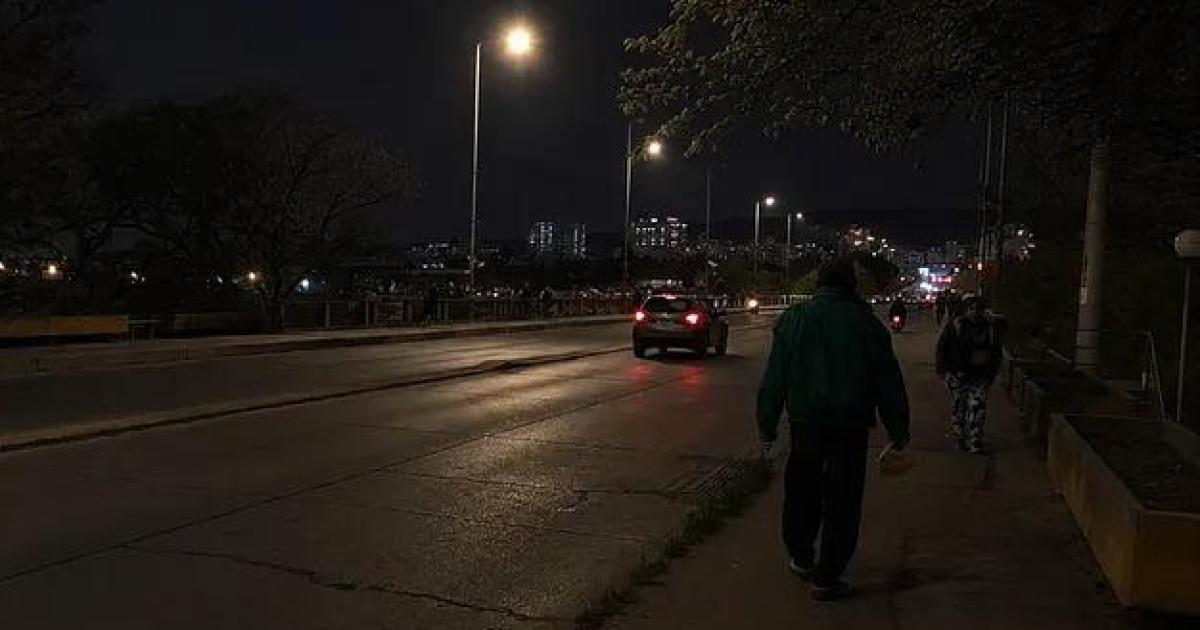Violento asalto en el puente San Martiacuten- motochorros lo apuntildealaron para robarle