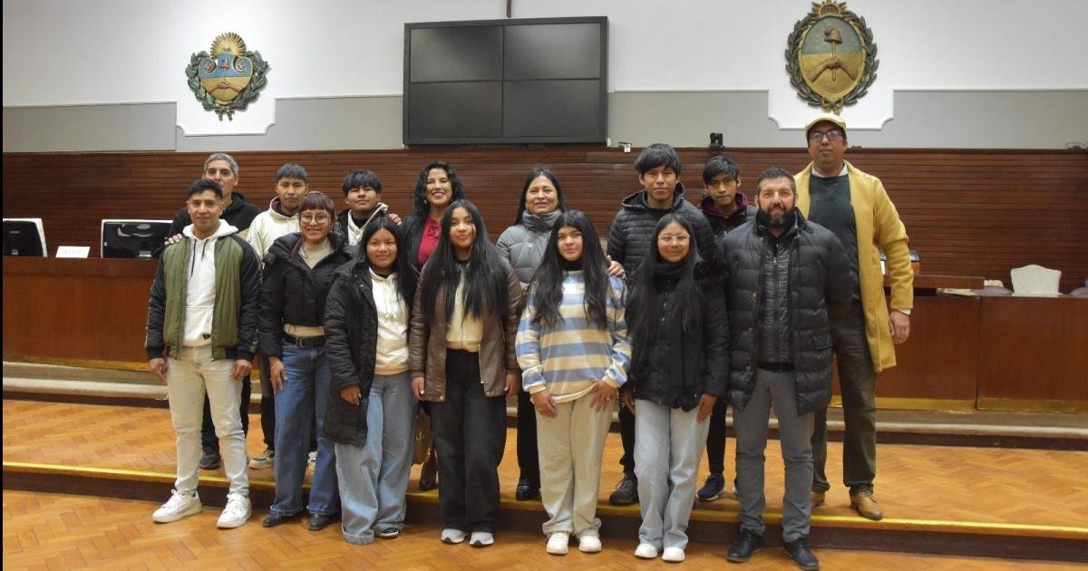 Estudiantes secundarios de Olaroz Chico visitaron la Legislatura de Jujuy