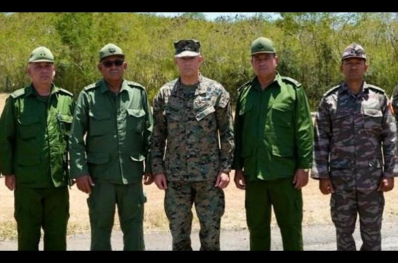 Militares de EE UU y Cuba mantienen inusual reunioacuten en Guantaacutenamo