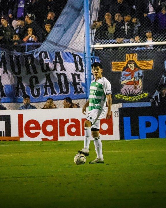 Ferro empatoacute sin goles con Racing de Coacuterdoba en un partido atractivo y se sumoacute a la punta de la Primera Nacional