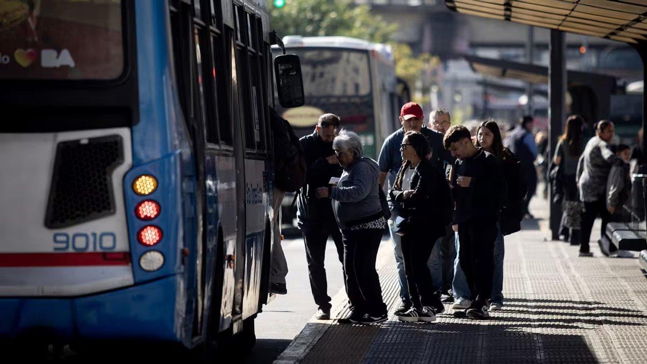 Golpe al bolsillo desde junio- se disparan las tarifas de transporte y peajes