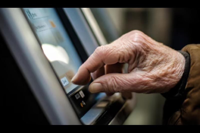 Jubilaciones y pensiones aumentan 258 por ciento en junio