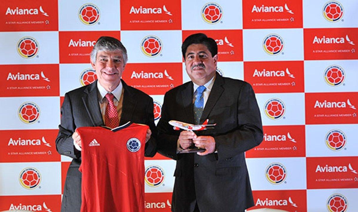 Compantildeiacutea aeacuterea refuerza su alianza con la CONMEBOL
