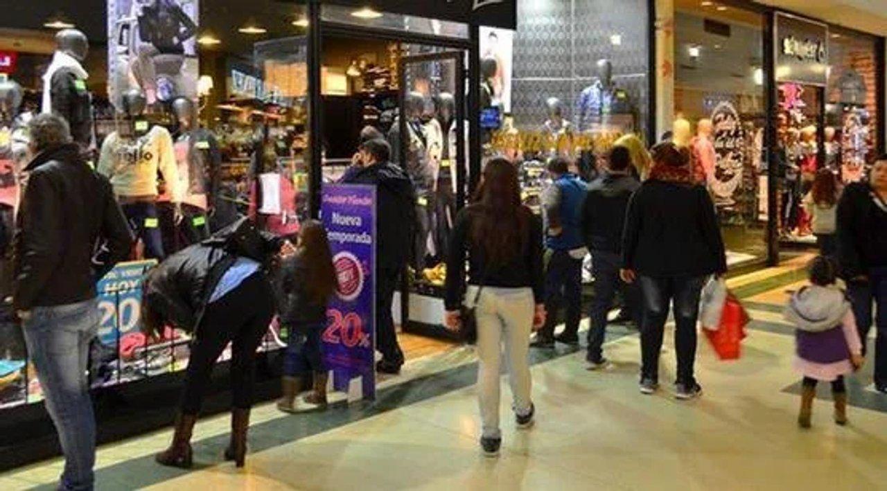 Advierten que la economiacutea mejora pero no se genera maacutes empleo ni sube el consumo