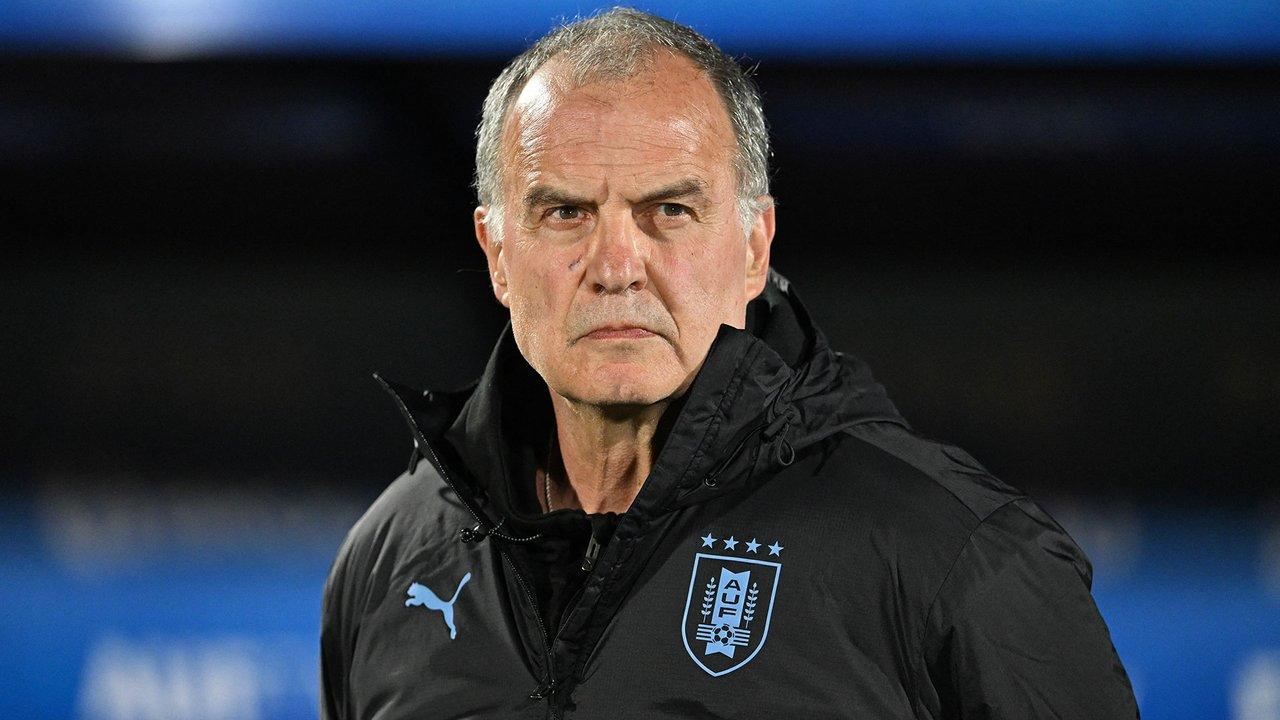 Bielsa presentoacute la lista de Uruguay para el Mundial