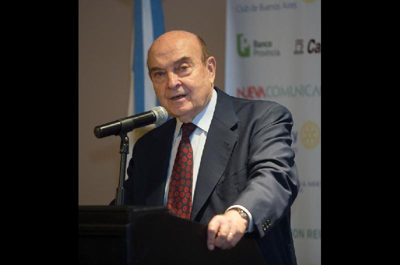 Domingo Cavallo insiste en la necesidad de la liberalizacioacuten total del cepo
