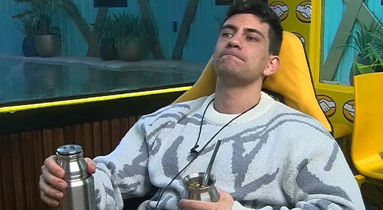 Gran Hermano sancionoacute a Matiacuteas Hanssen por tapar el microacutefono tras comentario con posible tono racista