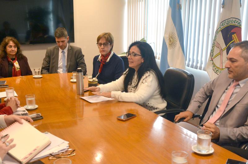 Establecen continuidad del trabajo conjunto y definen los aacutembitos de intervencioacuten