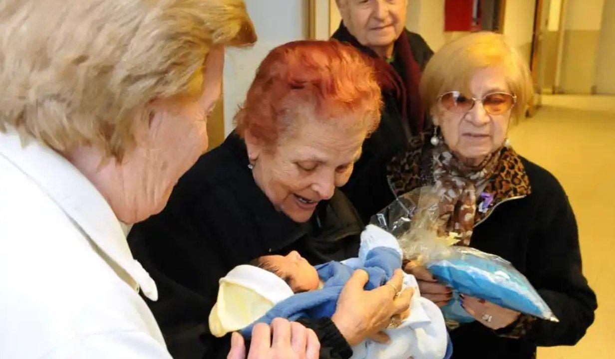 Mil65- Rosario reordena su poliacutetica social para priorizar la primera infancia y a los mayores de 65 antildeos