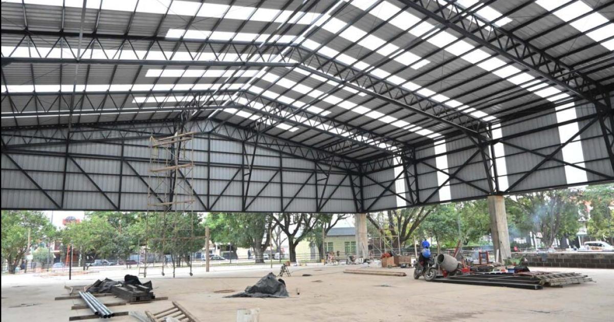 Trabajan en la uacuteltima etapa de obras del nuevo multiespacio de barrio Santa Rita