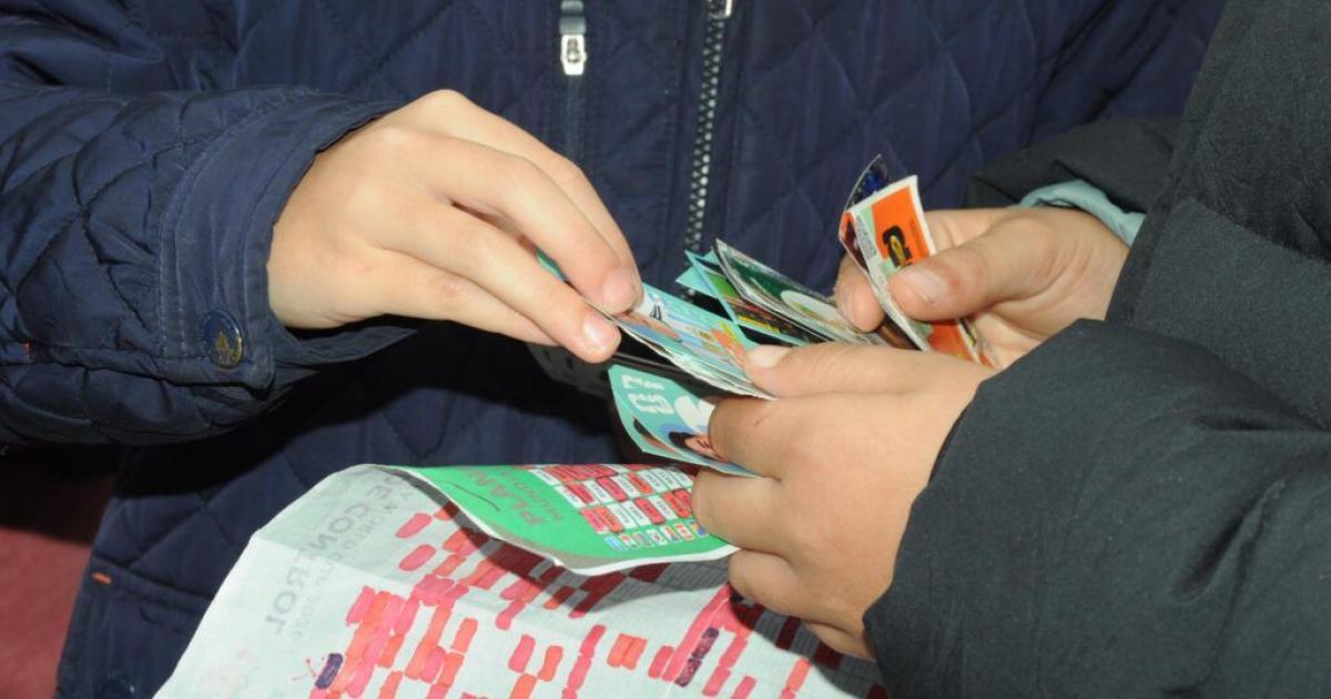 Jornada de intercambio de figuritas y recreacioacuten en Alto Comedero