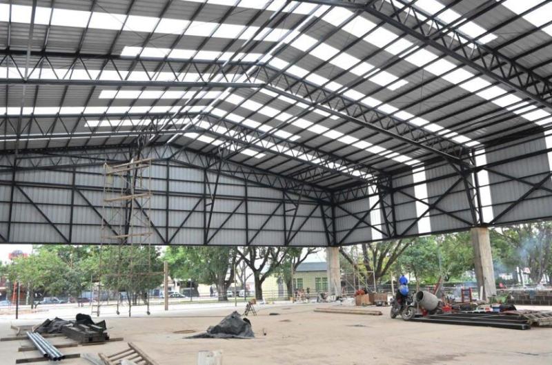 Trabajan en la uacuteltima etapa de obras del nuevo multiespacio de barrio Santa Rita