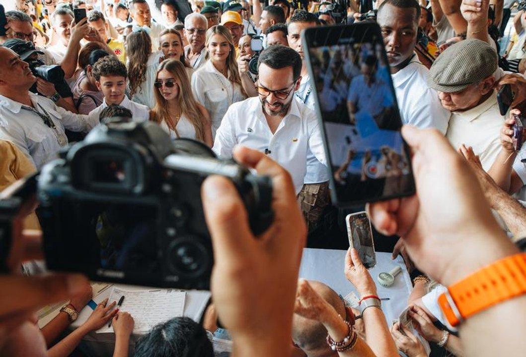 Colombia- candidato de la derecha debe disculparse por comentarios sexistas