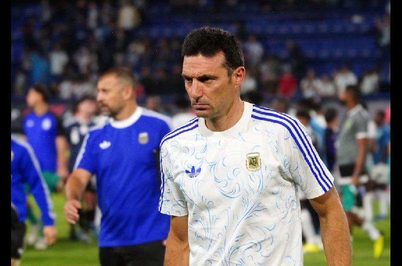 Los grandes ausentes en el primer 11 que paroacute Scaloni en el entrenamiento de la Seleccioacuten argentina