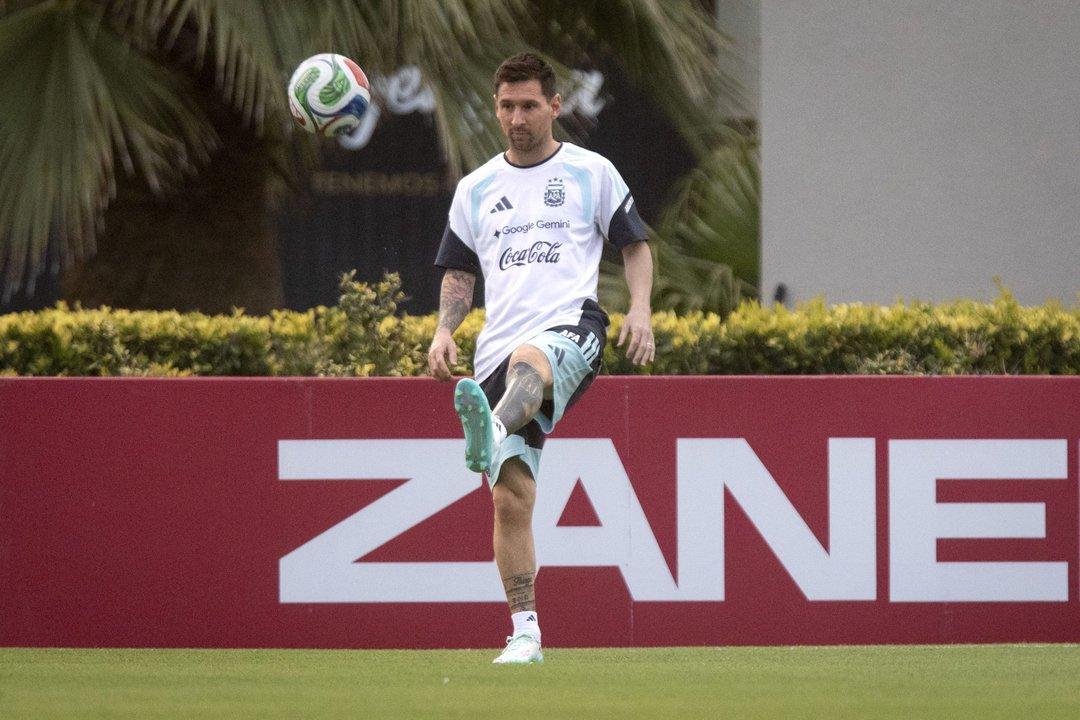 El mensaje de Messi hacia los dos artistas que le pintaron un muro en Berazategui