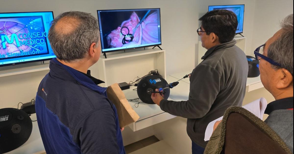 El Consejo Meacutedico inauguroacute un centro de simulacioacuten para cirugiacutea laparoscoacutepica