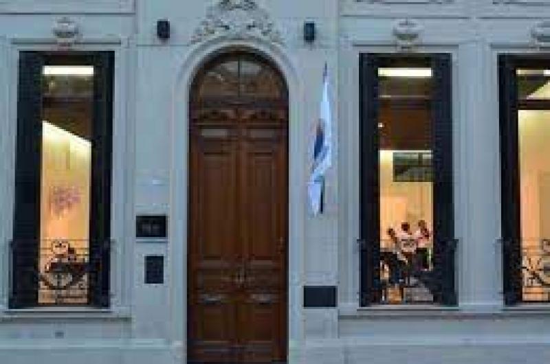 Talleres exposiciones de arte y encuentro de poetas