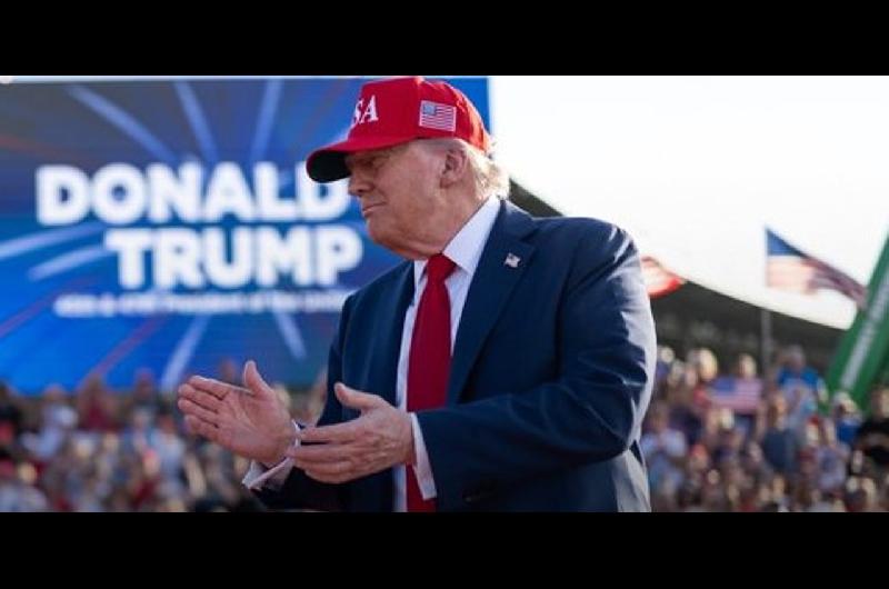 Trump reveloacute que aceptariacutea reunirse con el liacuteder supremo de Iraacuten