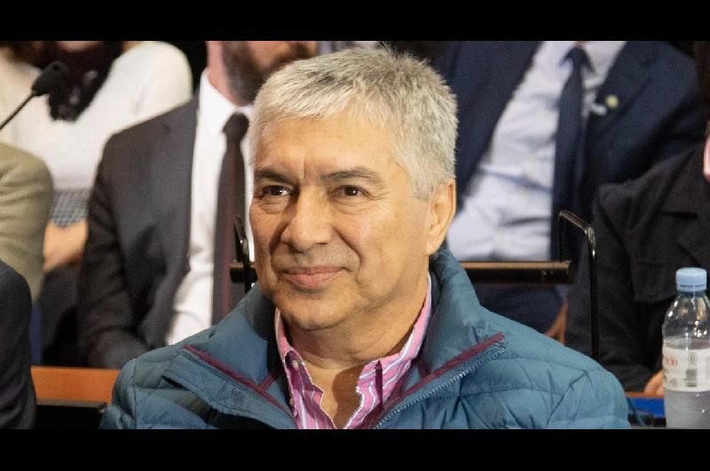 Internaron de urgencia a Laacutezaro Baacuteez por un cuadro de pulmoniacutea