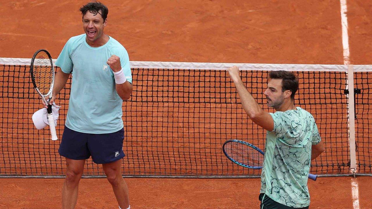 Zeballos se quedoacute con el tiacutetulo en el dobles de Roland Garros y agiganta su leyenda
