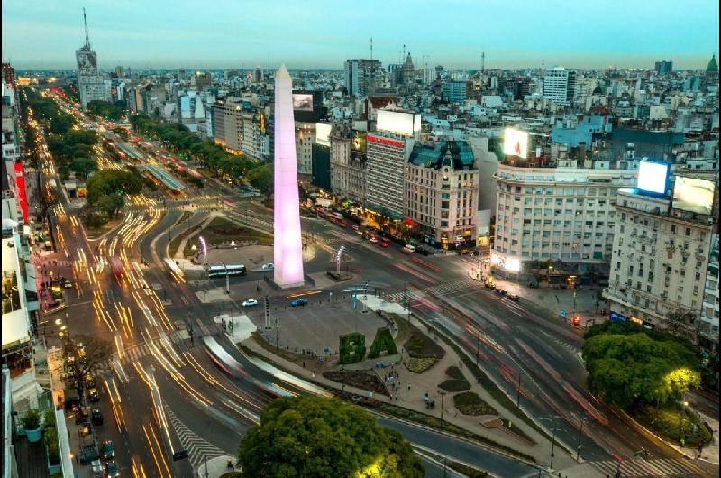 Del empleo informal al eacutexodo hacia el Conurbano- las alertas que surgen del CEM