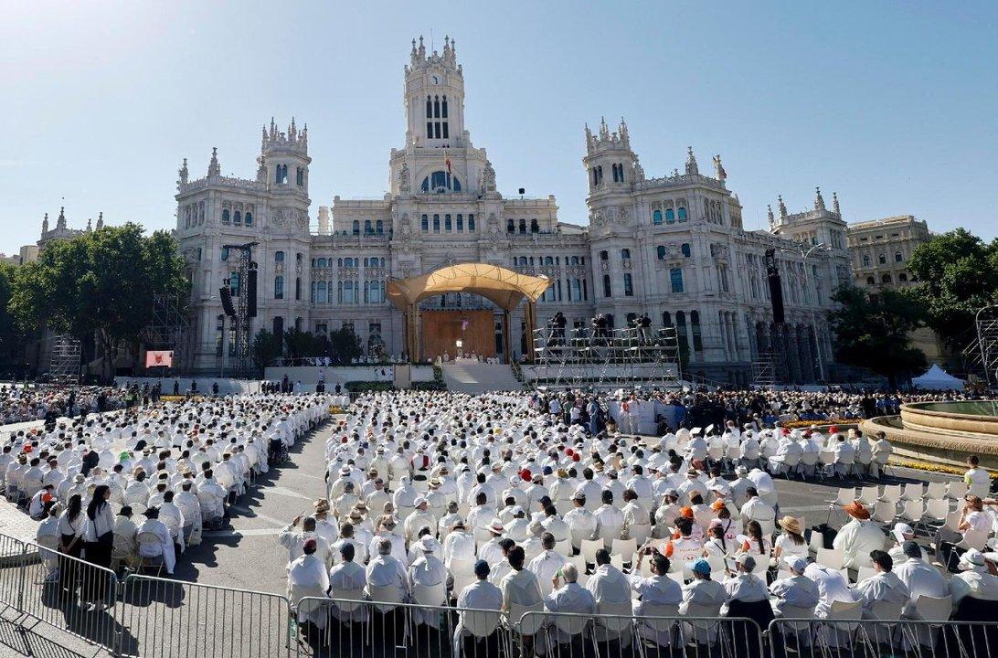 Maacutes de un milloacuten de fieles aclamaron al papa Leoacuten XIV en las calles de Madrid