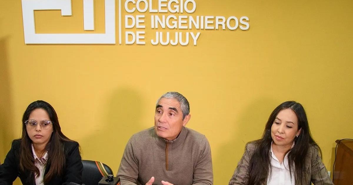  Ingenieros apoyan la obra puacuteblica y aprovechamiento de regaliacuteas mineras