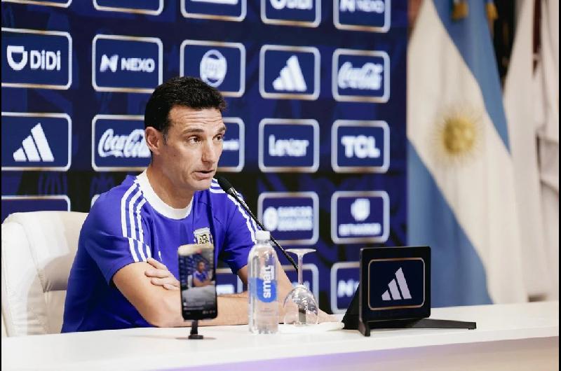 El enojo de Scaloni con un medio espantildeol por tergiversar sus palabras- ldquoMe parecioacute de mal gustordquo