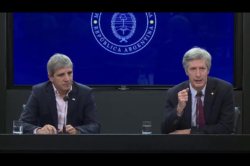 Caputo fortalece la posicioacuten de bonos en doacutelares del Banco Central