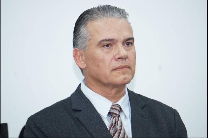 Ministro de Defensa- ldquoFrente a quienes buscan someter al paiacutes con violencia el Estado actuaraacute con firmezardquo