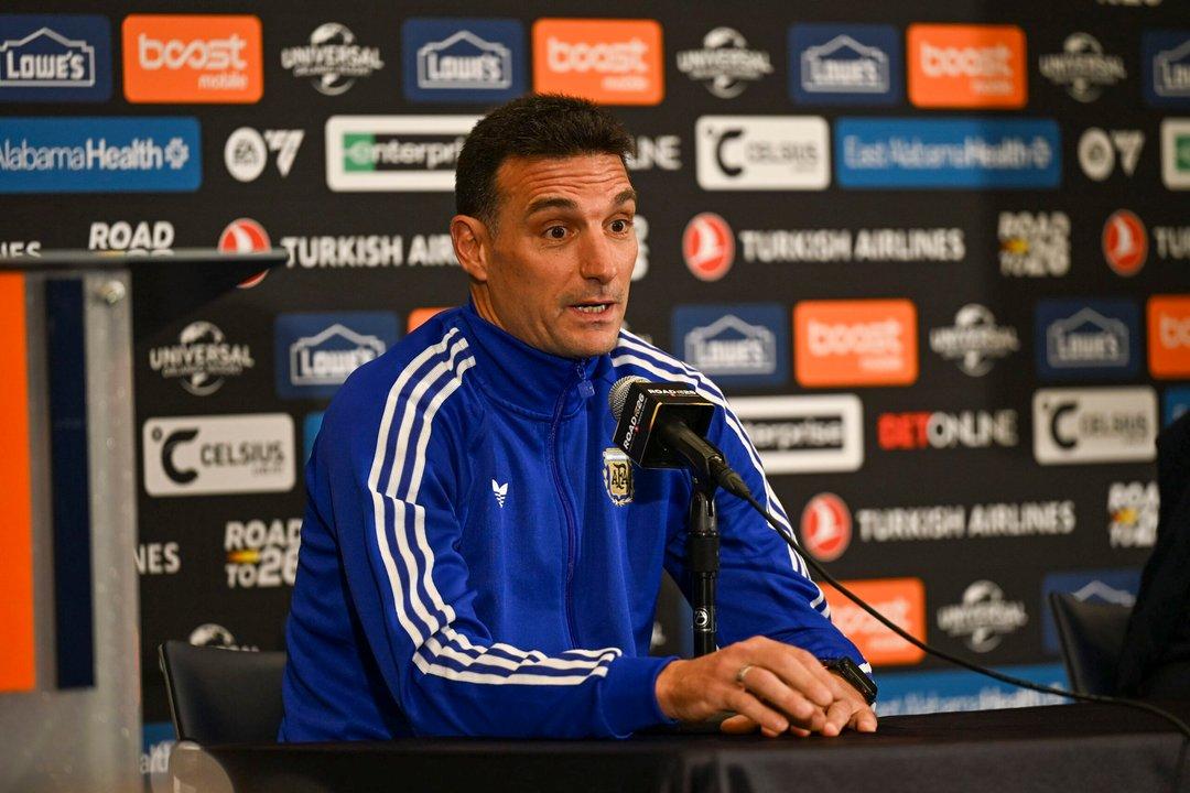 Scaloni sobre el reemplazo de Balerdi para el Mundial- ldquoMe voy a tomar uno o dos diacuteas maacutes para anunciarlordquo