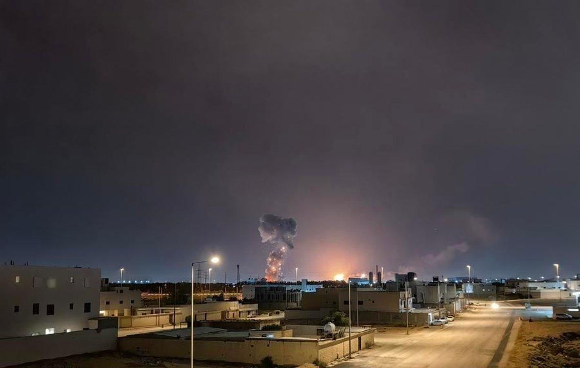 Siguen los ataques cruzados entre Iraacuten y EEUU pese al alto el fuego en Medio Oriente