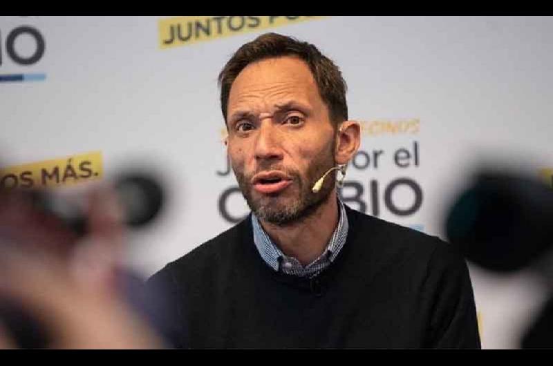 Ferraro dice que el Gobierno busca beneficiar a la esposa de Adorni como hizo el kirchnerismo con Laacutezaro Baacuteez