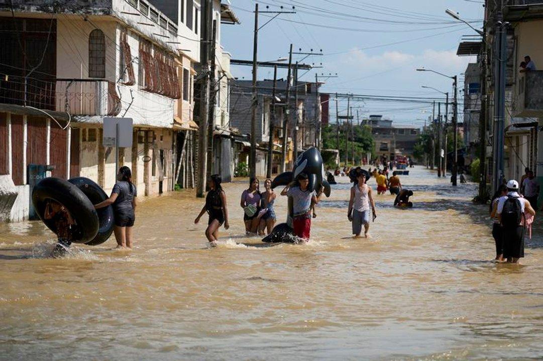 Lluvias en Ecuador dejan 19 fallecidos y maacutes de 119000 afectados 