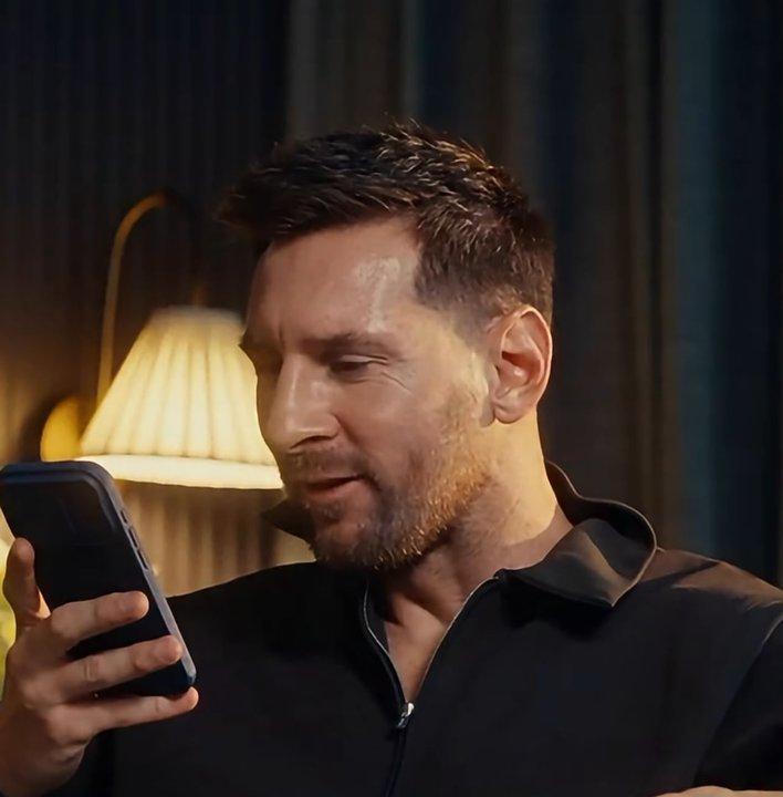 Messi le pidioacute a una IA que le pintara el pelo con los colores de la Argentina y este fue el resultado