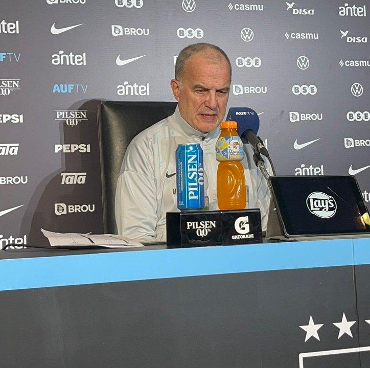 ldquoMuy contento y muy ilusionadordquo- el mensaje de Bielsa al arribar con la ldquoCeleste